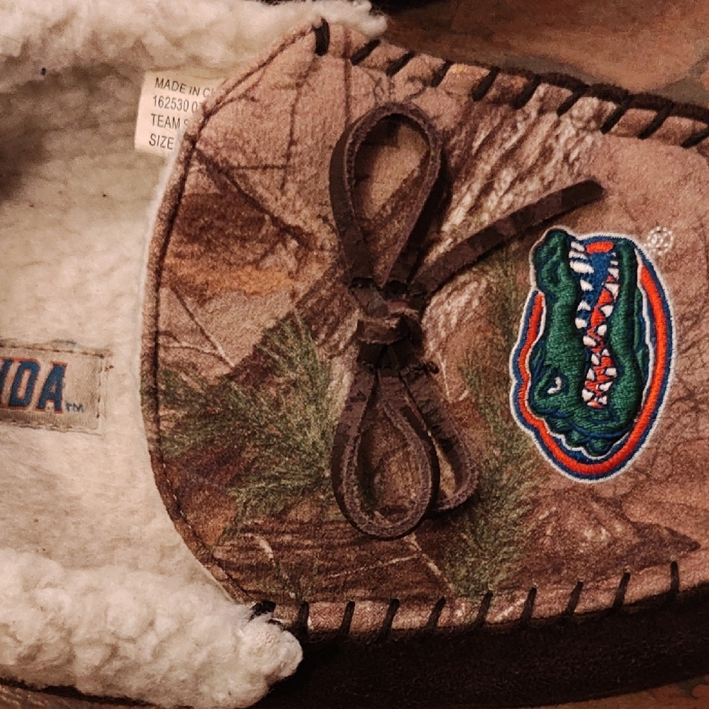 Florida Gators Men's Brown Camo Moccasin Slip-ons - Picture 4 of 5